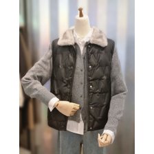 ab.f.z 23F/W 퍼카라 엠보 레더 구스다운 조끼 ACX4FFD6J