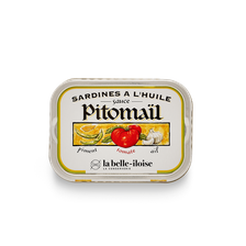 고추, 토마토, 마늘 소스로 절인 정어리