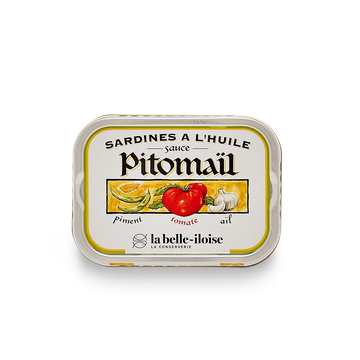 고추, 토마토, 마늘 소스로 절인 정어리